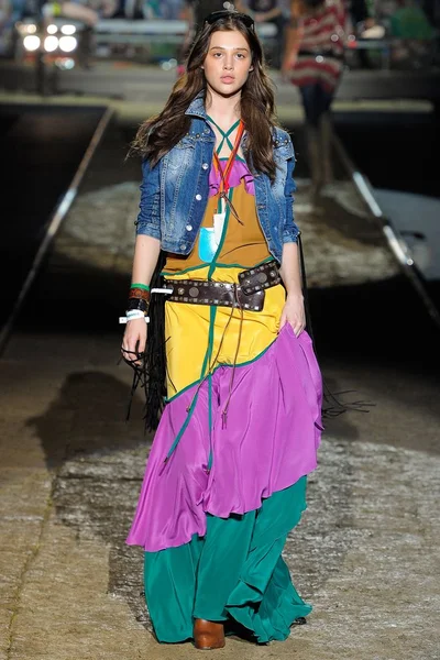 Look 12